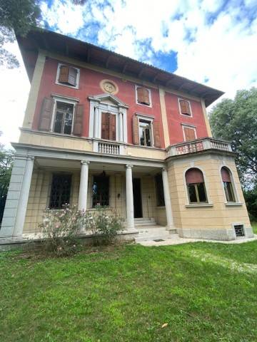 a2c483ca90566f558dc0d91a6ef879d5 - Villa plurilocale in vendita a Udine