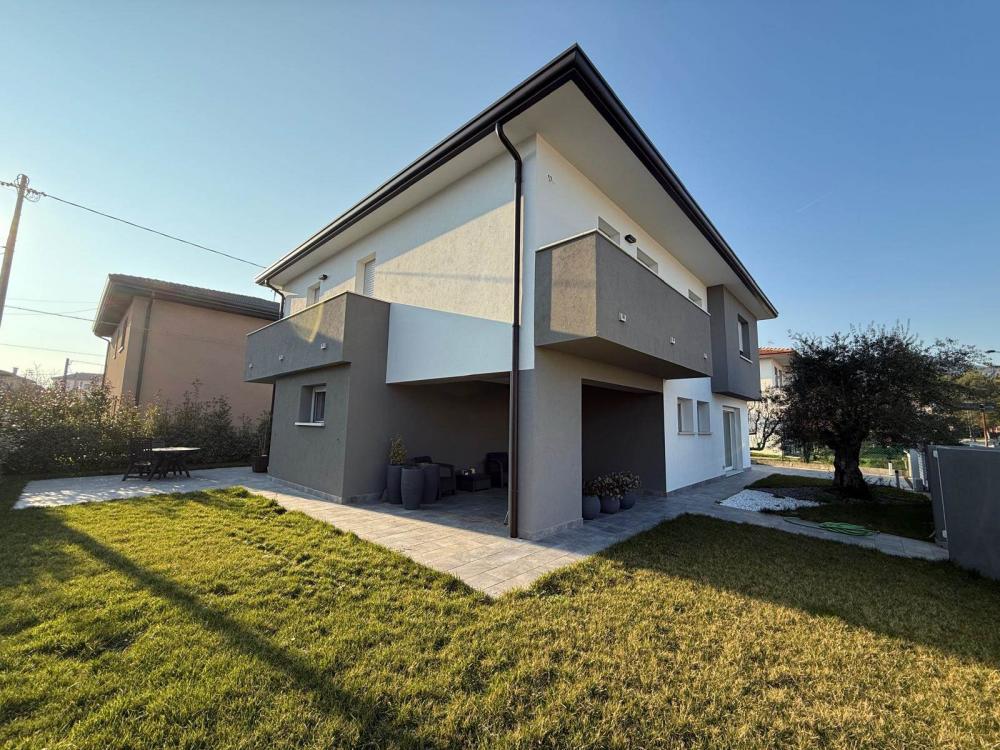 Foto - Casa plurilocale in vendita a este