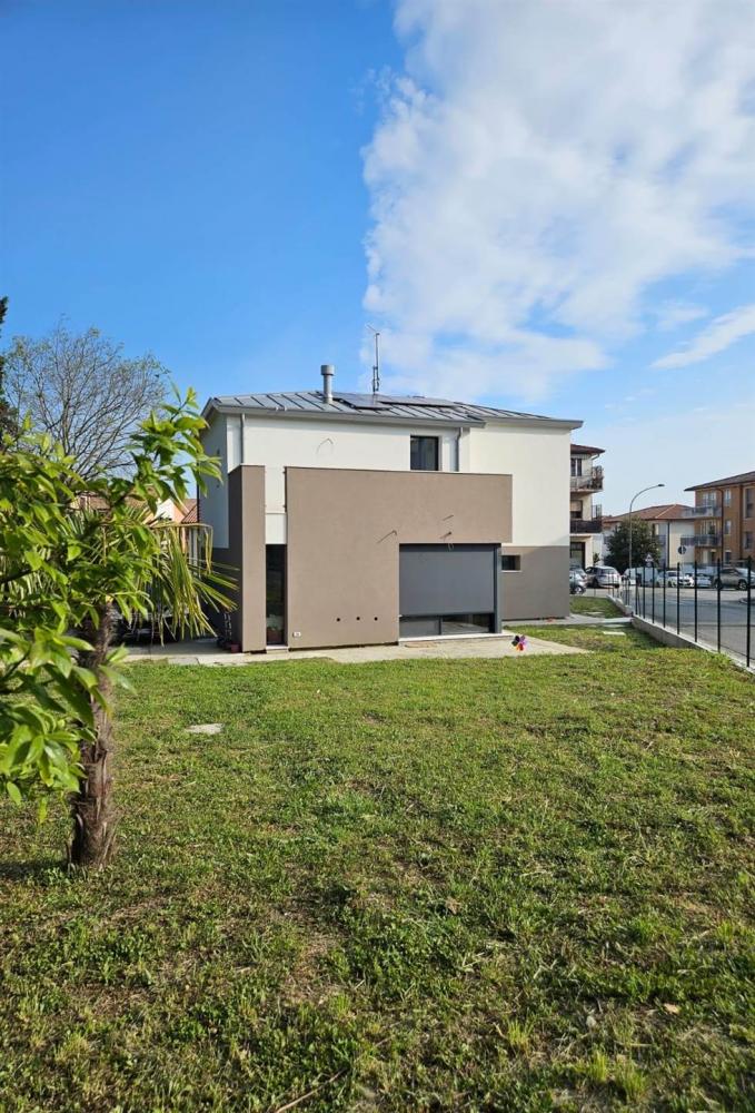 Foto - Casa plurilocale in vendita a este