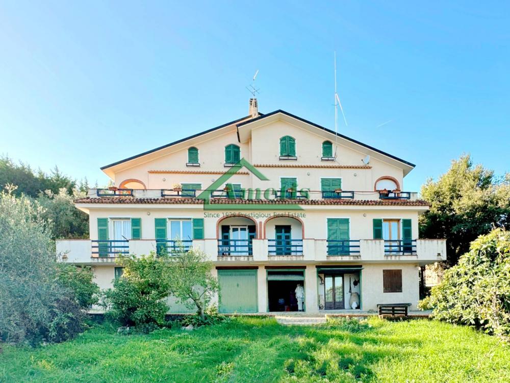 Villa indipendente plurilocale in vendita a Imperia - Villa indipendente plurilocale in vendita a Imperia