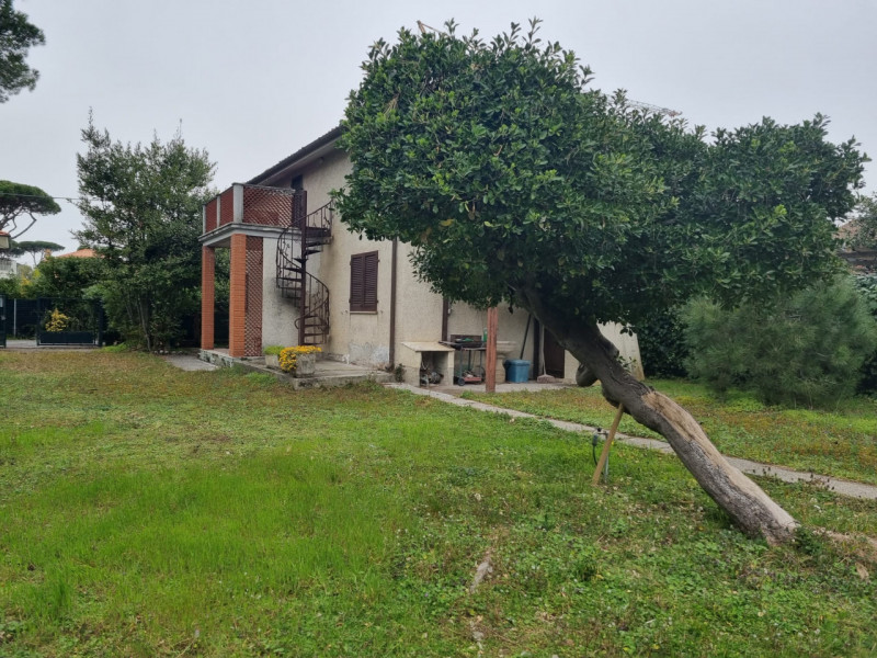 Villa plurilocale in vendita a forte-dei-marmi - Villa plurilocale in vendita a forte-dei-marmi