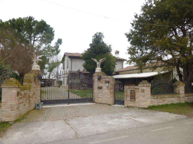 Villa plurilocale in vendita a San pietro in trento - Villa plurilocale in vendita a San pietro in trento