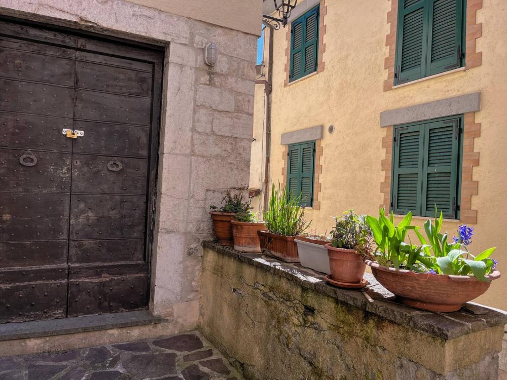 Appartamento plurilocale in vendita a Monteleone di Spoleto - Appartamento plurilocale in vendita a Monteleone di Spoleto