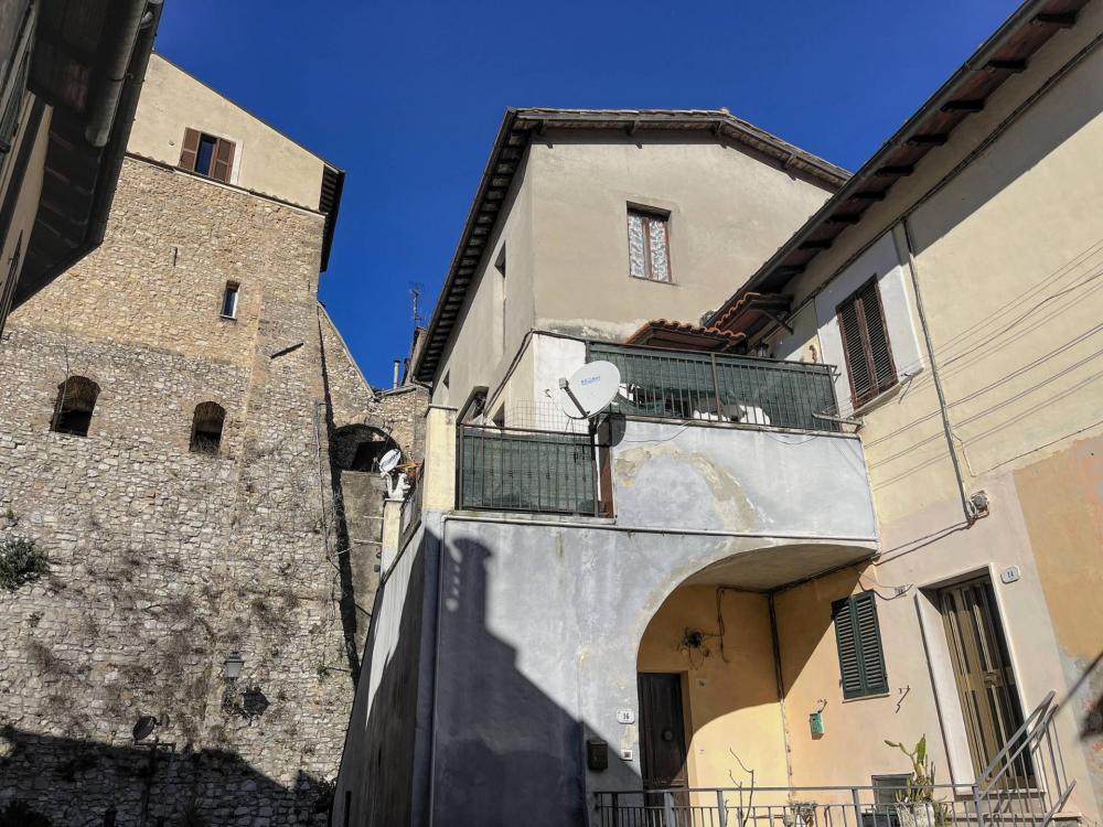 Appartamento quadrilocale in vendita a Spoleto - Appartamento quadrilocale in vendita a Spoleto