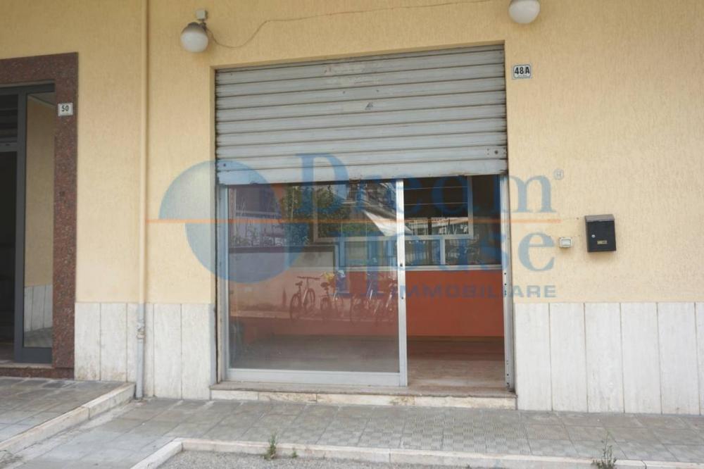 spazio commerciale in vendita a Martinsicuro