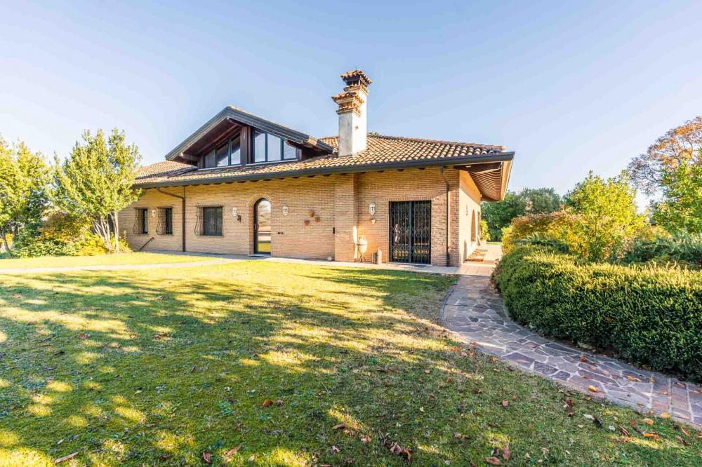 Villa in vendita a Moruzzo - Villa in vendita a Moruzzo
