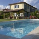 Villa indipendente plurilocale in affitto a Forte dei Marmi