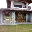 Villa indipendente plurilocale in vendita a oggebbio