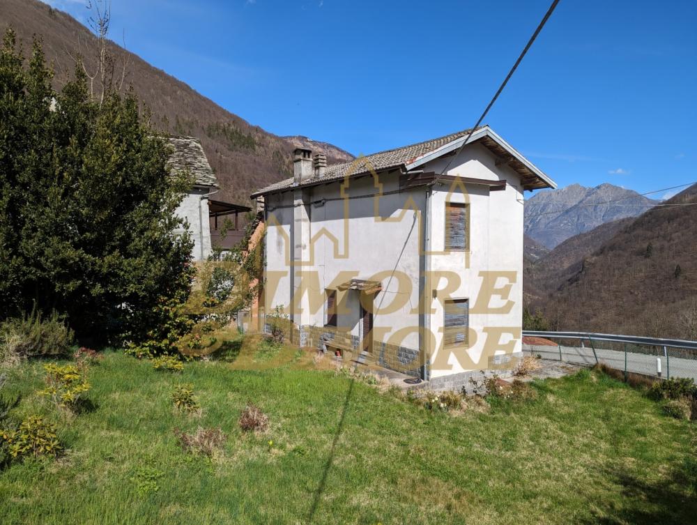 Villa indipendente plurilocale in vendita a calasca-castiglione - Villa indipendente plurilocale in vendita a calasca-castiglione