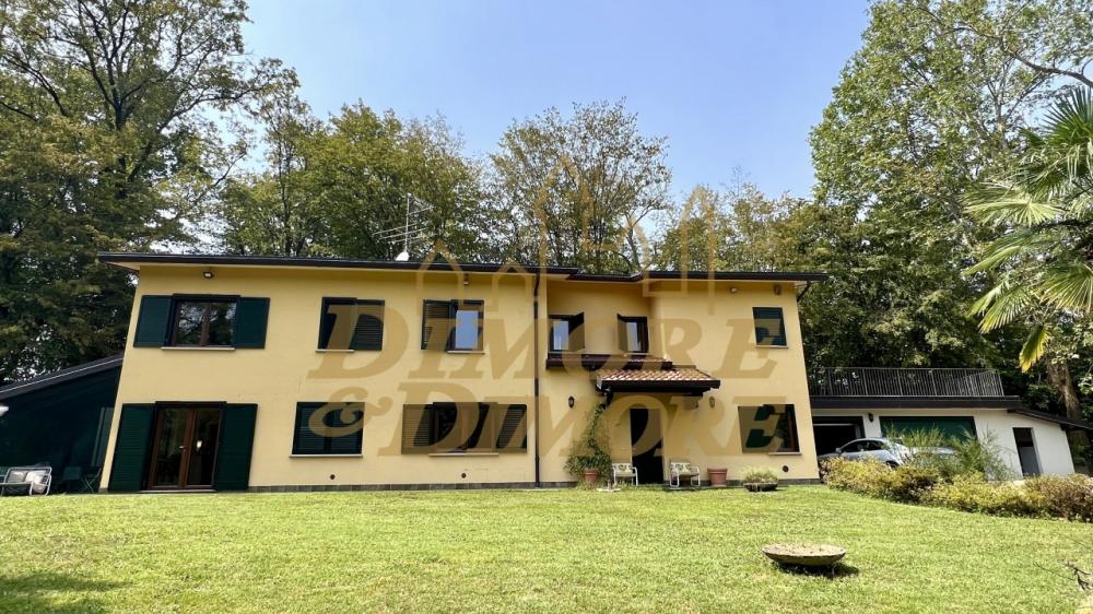 Villa indipendente plurilocale in vendita a Dobbiate - Villa indipendente plurilocale in vendita a Dobbiate