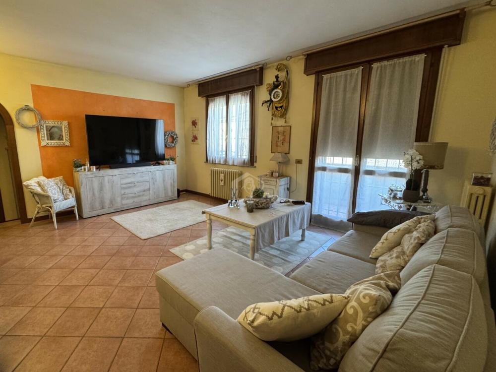 casa indipendente in vendita a Luzzara