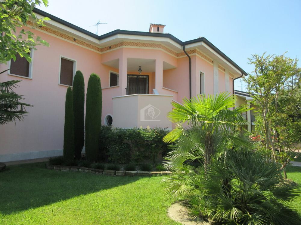 villa in vendita a Suzzara