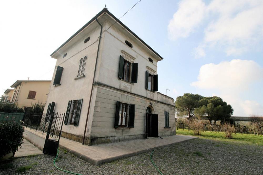Casa plurilocale in vendita a Pistoia - Casa plurilocale in vendita a Pistoia
