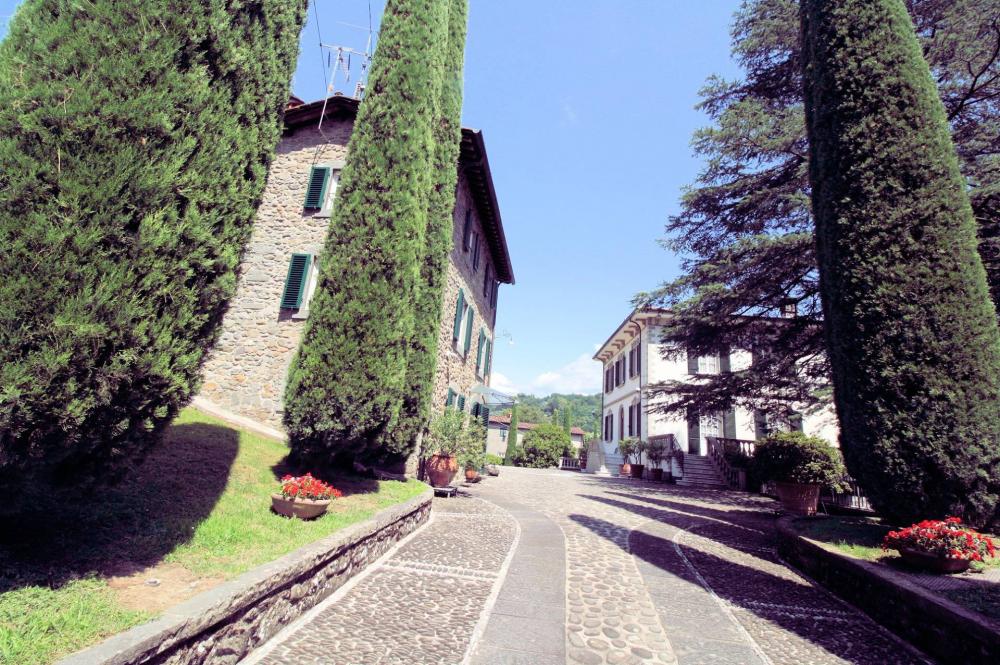Villa indipendente plurilocale in vendita a Bagni di Lucca - Villa indipendente plurilocale in vendita a Bagni di Lucca