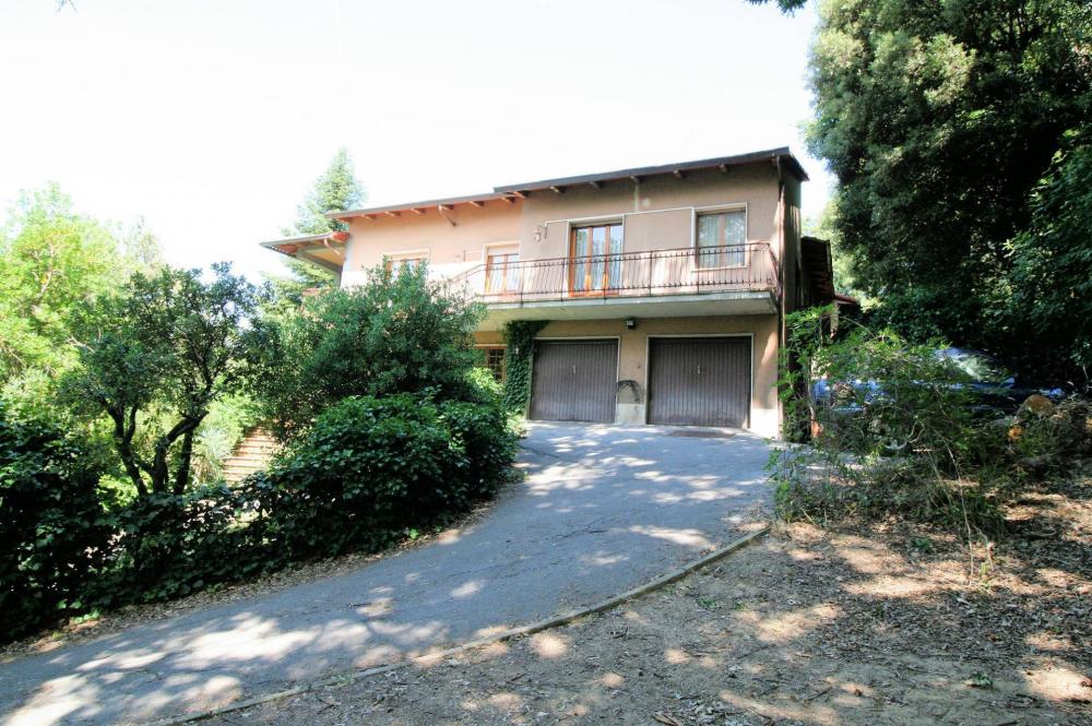Villa indipendente plurilocale in vendita a Montecatini Terme - Villa indipendente plurilocale in vendita a Montecatini Terme