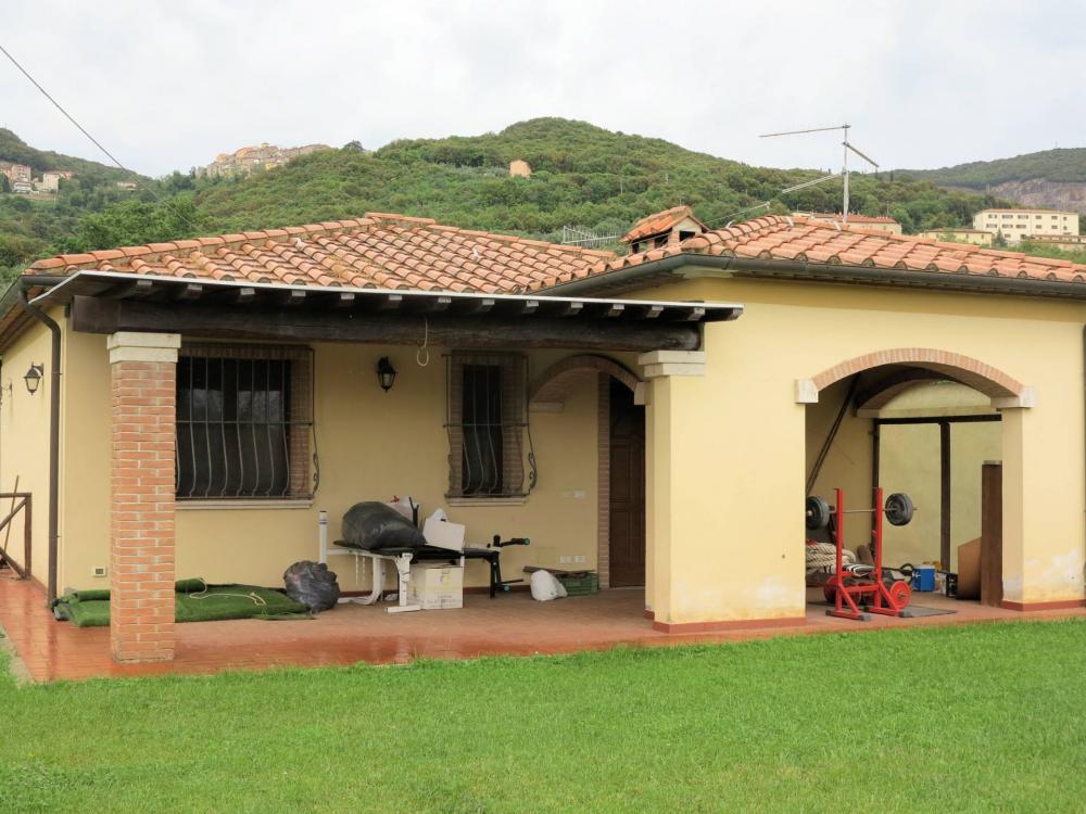 Villa indipendente quadrilocale in vendita a Civitella Paganico - Villa indipendente quadrilocale in vendita a Civitella Paganico