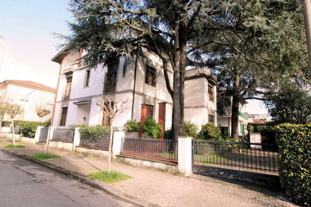 villa indipendente in vendita a Montecatini Terme