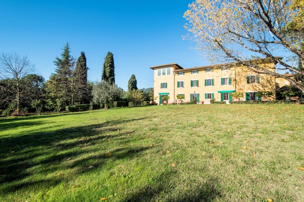 Villa indipendente plurilocale in vendita a Pescia - Villa indipendente plurilocale in vendita a Pescia