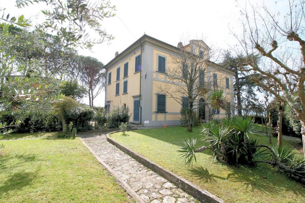 Villa indipendente plurilocale in vendita a Cerreto Guidi - Villa indipendente plurilocale in vendita a Cerreto Guidi