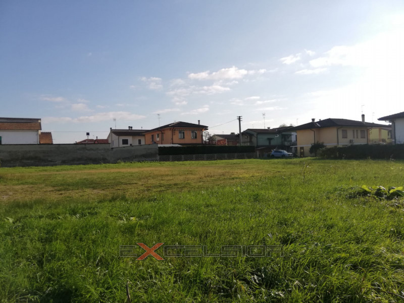 terreno residenziale in vendita a Adria