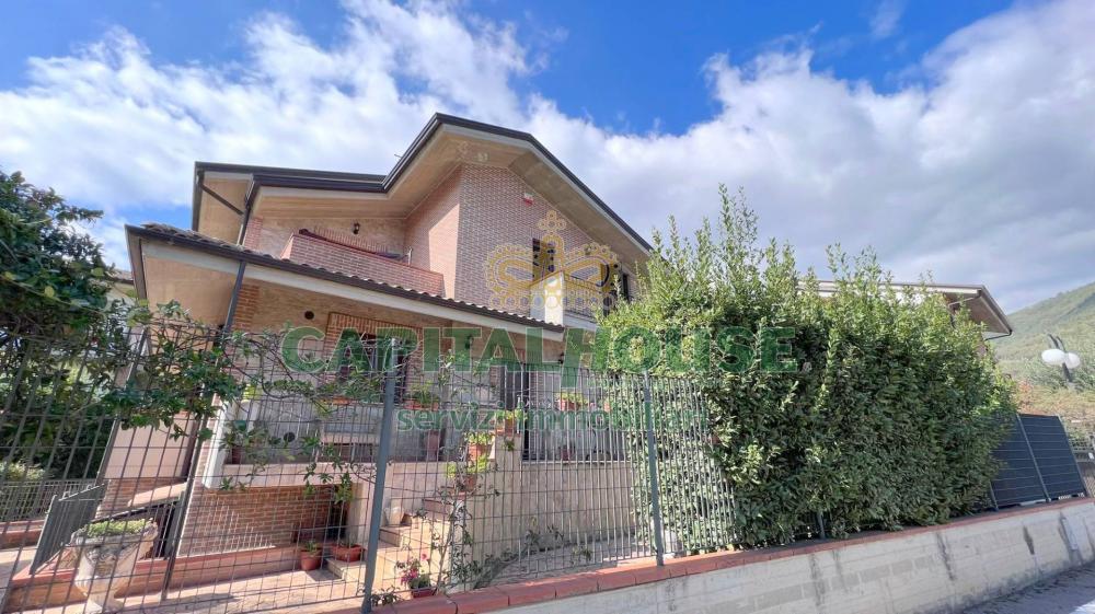 Villa indipendente plurilocale in vendita a Monteforte Irpino - Villa indipendente plurilocale in vendita a Monteforte Irpino