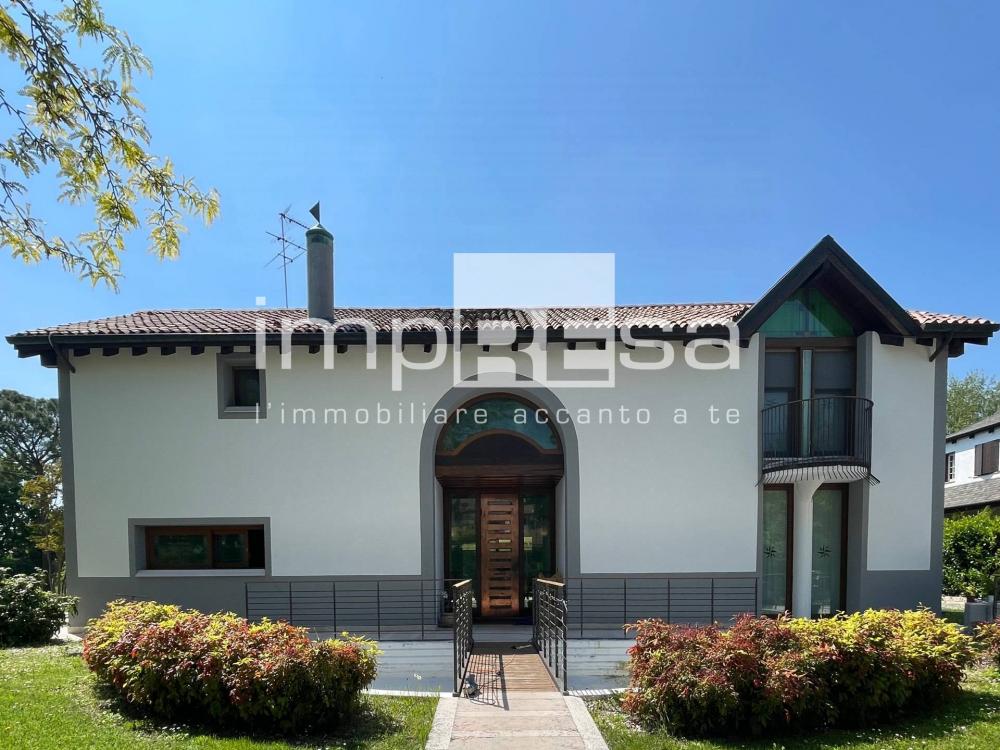 villa in vendita a Fontane