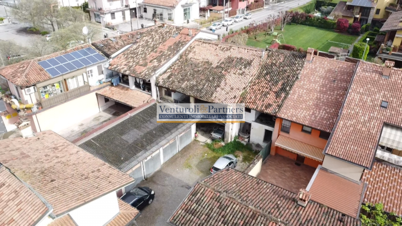 Rustico / casale quadrilocale in vendita a bedizzole - Rustico / casale quadrilocale in vendita a bedizzole