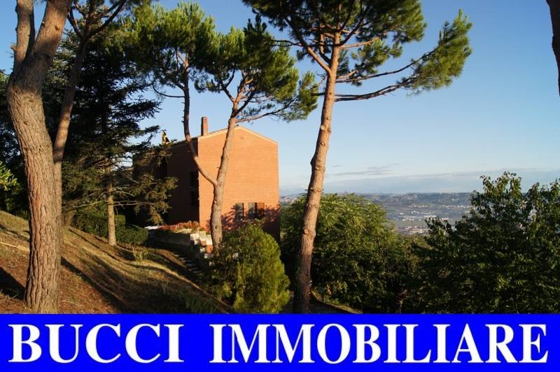 Villa indipendente plurilocale in vendita a San Giovanni Teatino - Villa indipendente plurilocale in vendita a San Giovanni Teatino