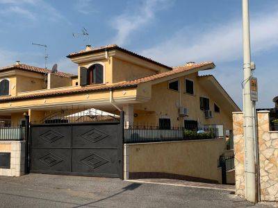 villa indipendente in vendita a Guidonia Montecelio
