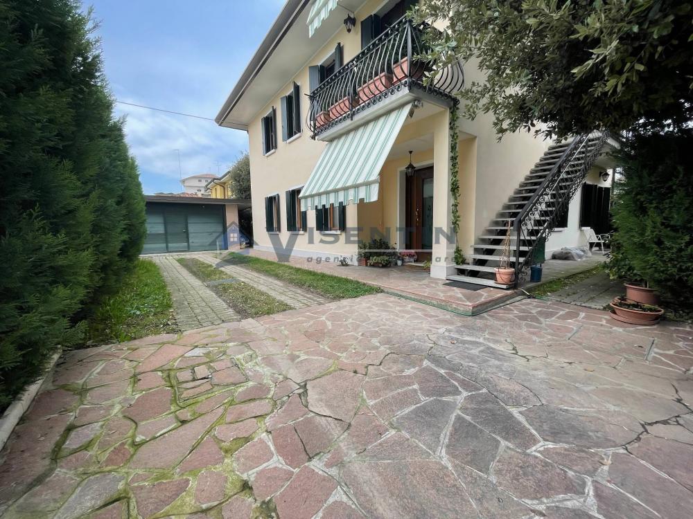 Villa indipendente plurilocale in vendita a Treviso - Villa indipendente plurilocale in vendita a Treviso