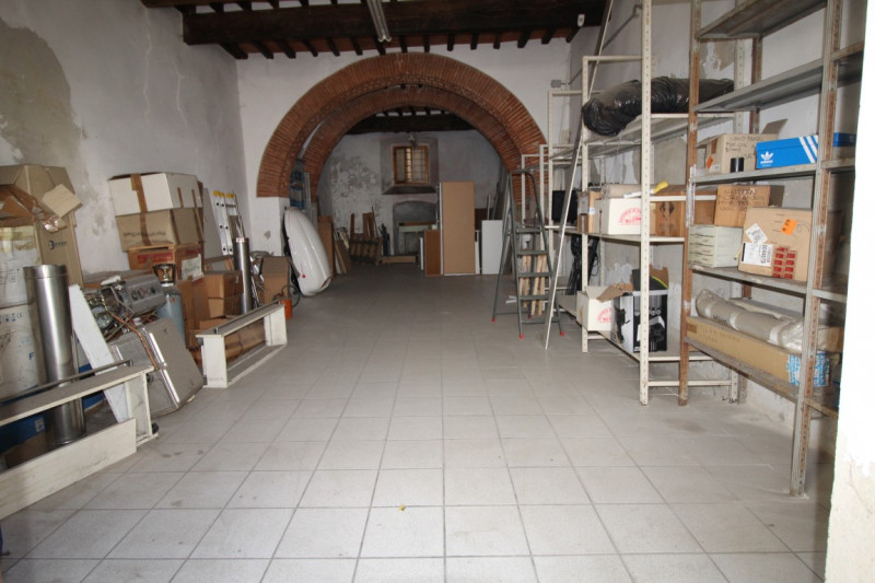 Magazzino-laboratorio monolocale in vendita a montevarchi - Magazzino-laboratorio monolocale in vendita a montevarchi