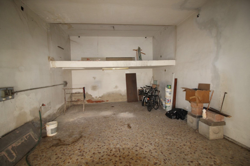 magazzino-laboratorio in vendita a San Giovanni Valdarno