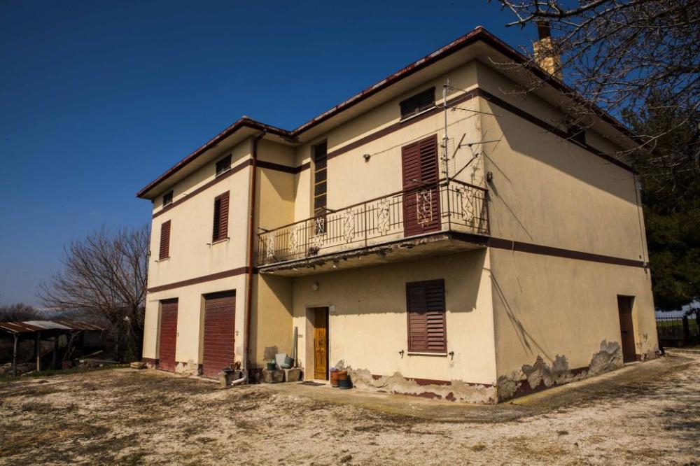 Casa plurilocale in vendita a Montedinove - Casa plurilocale in vendita a Montedinove