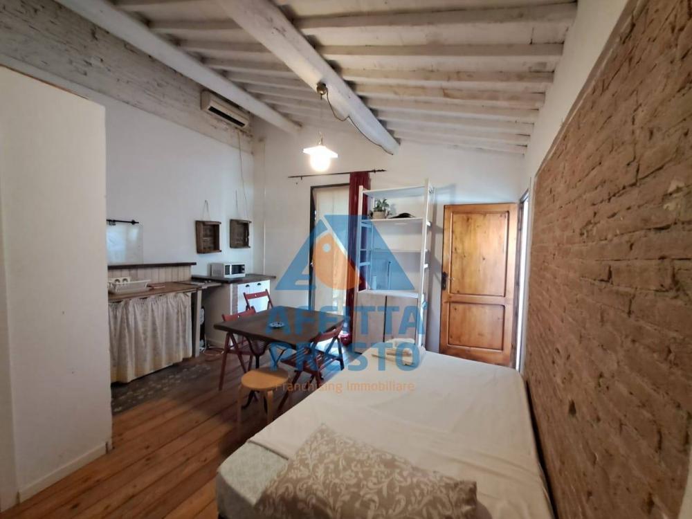 Attico bilocale in affitto a Pontedera - Attico bilocale in affitto a Pontedera