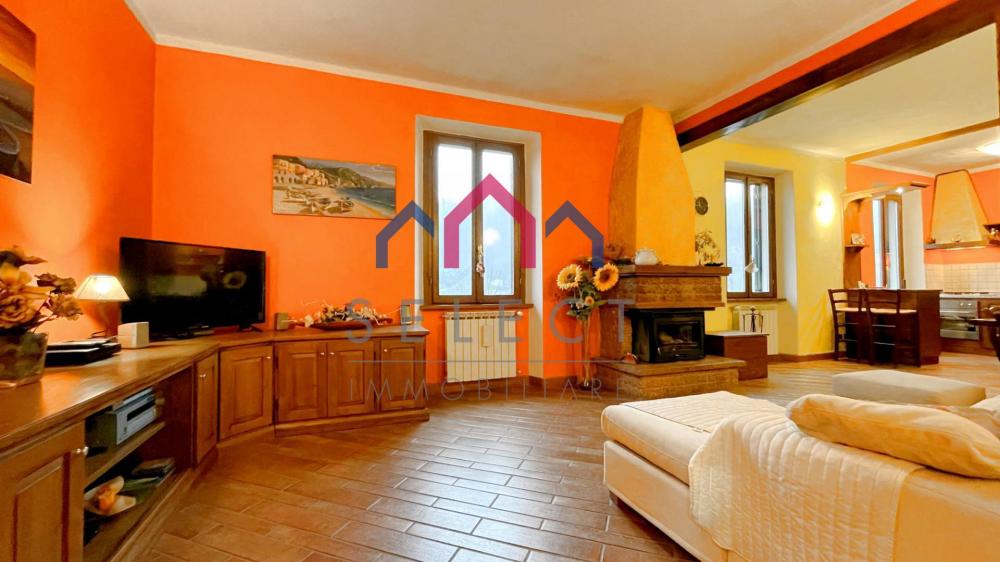 Appartamento plurilocale in vendita a Borgo a Mozzano - Appartamento plurilocale in vendita a Borgo a Mozzano