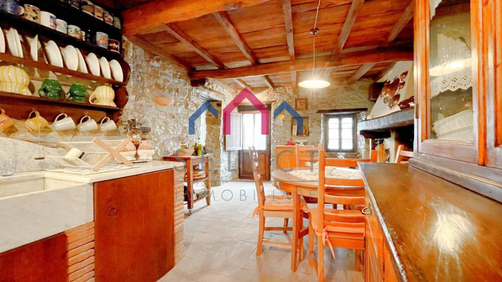 Casa plurilocale in vendita a Borgo a Mozzano - Casa plurilocale in vendita a Borgo a Mozzano