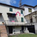 Casa quadrilocale in vendita a Borgo a Mozzano