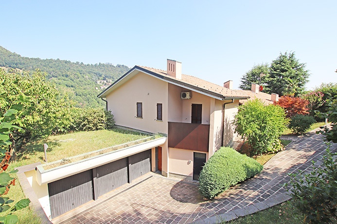 Villa plurilocale in vendita a Bergamo - Villa plurilocale in vendita a Bergamo