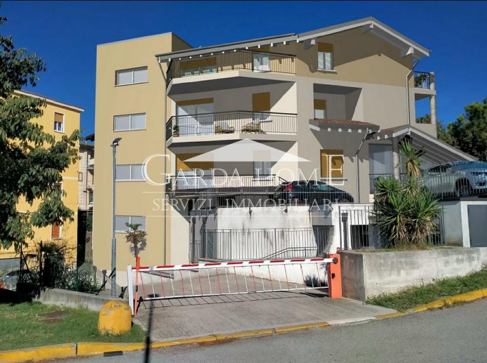 Appartamento trilocale in vendita a Desenzano del Garda - Appartamento trilocale in vendita a Desenzano del Garda