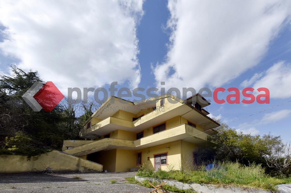 Villa indipendente plurilocale in vendita a limatola - Villa indipendente plurilocale in vendita a limatola