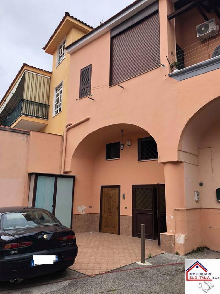 Appartamento trilocale in vendita a Giugliano in Campania - Appartamento trilocale in vendita a Giugliano in Campania