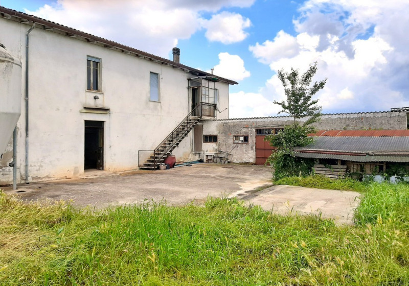 Rustico / casale quadrilocale in vendita a valeggio-sul-mincio - Rustico / casale quadrilocale in vendita a valeggio-sul-mincio