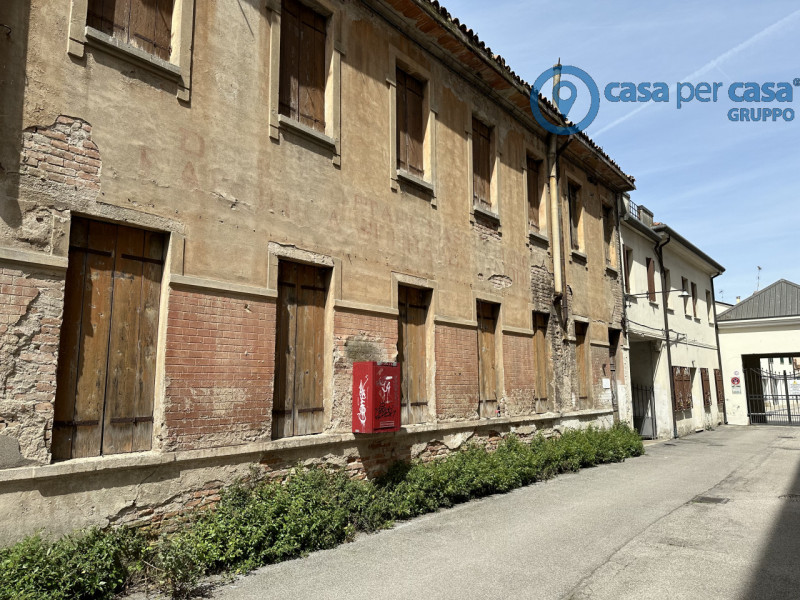 Stabile intero in vendita a rovigo - Stabile intero in vendita a rovigo