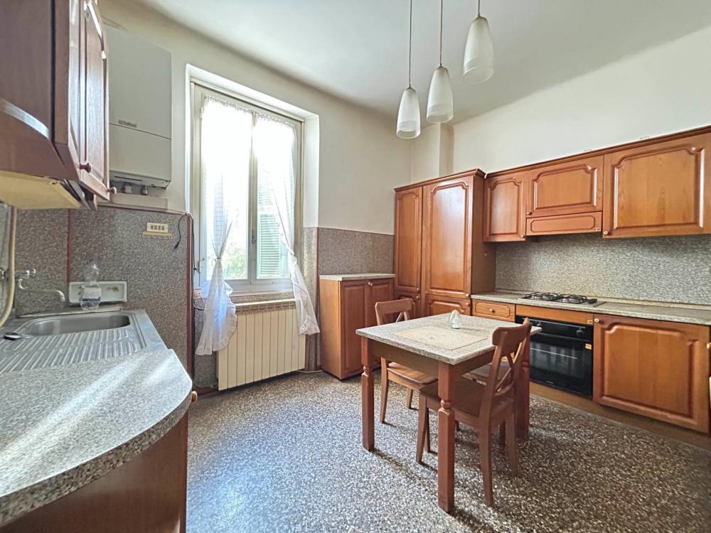 Appartamento quadrilocale in vendita a Genova - Appartamento quadrilocale in vendita a Genova