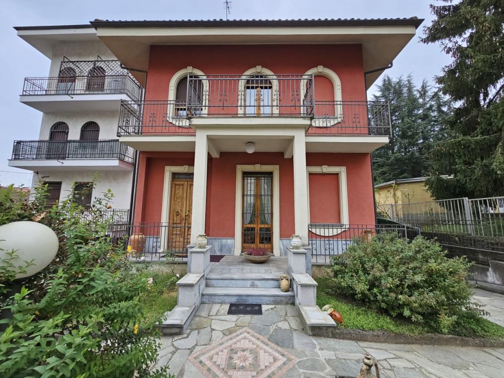 villa indipendente in vendita a Asti
