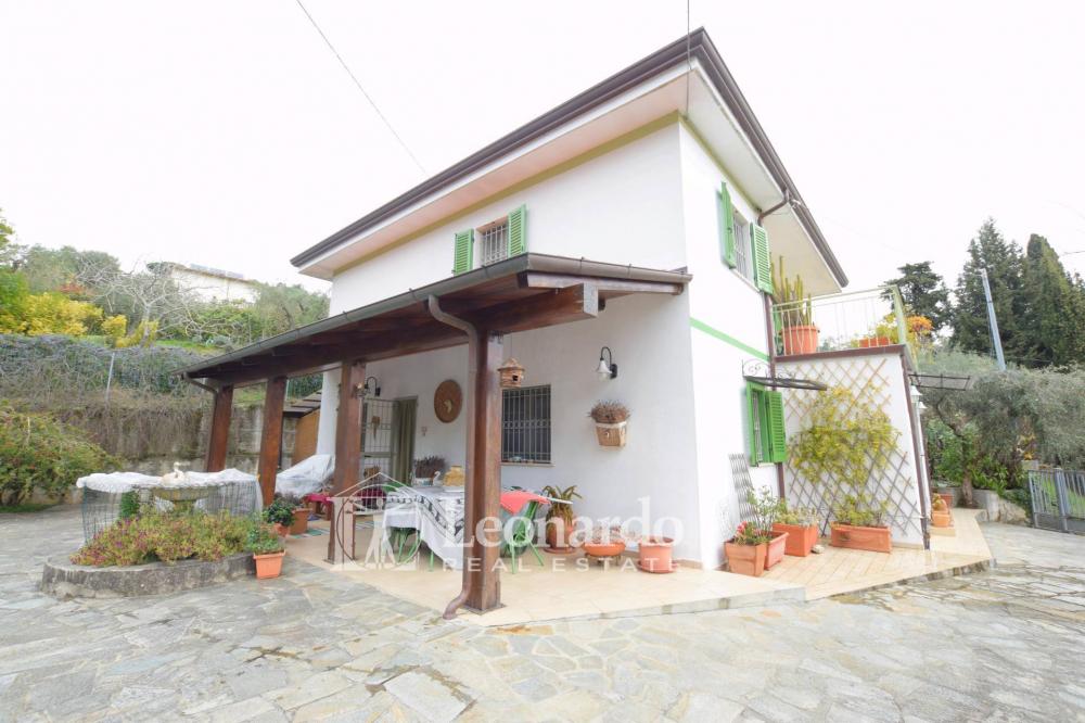 villa indipendente in vendita a Massarosa