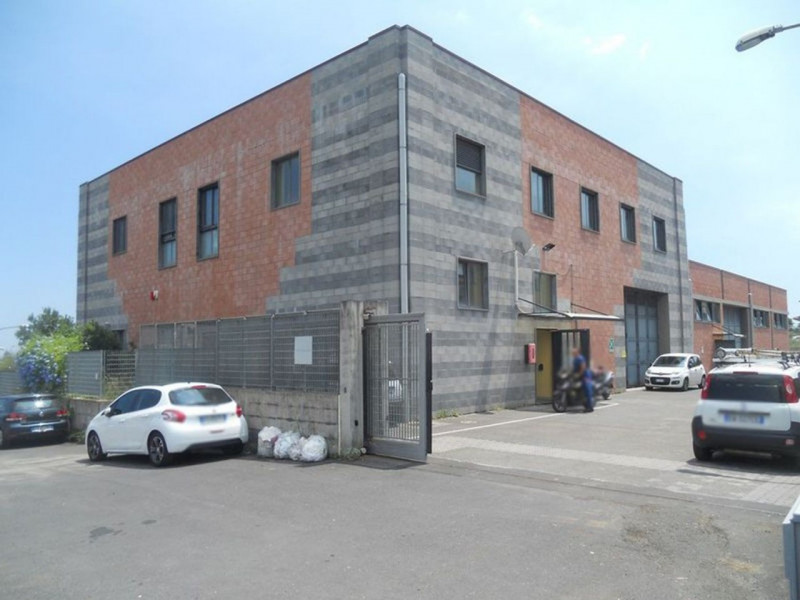 capannone in vendita a Aci Sant'Antonio