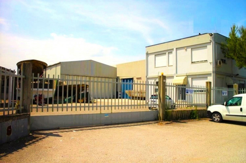 Capannone plurilocale in vendita a pesaro - Capannone plurilocale in vendita a pesaro