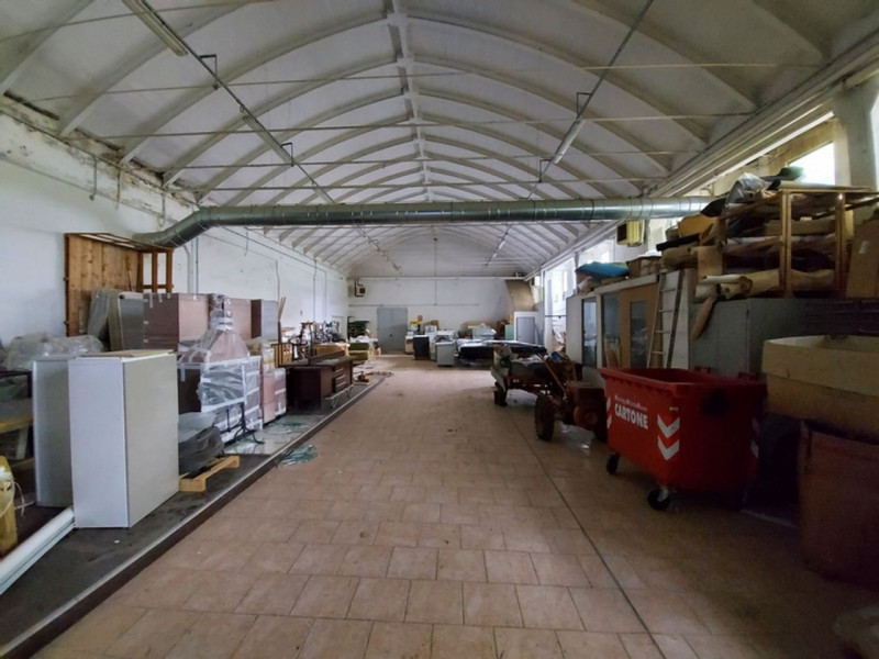 capannone in vendita a Sant'Ippolito