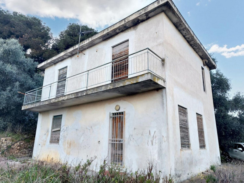 Casa plurilocale in vendita a san-lorenzo-al-mare - Casa plurilocale in vendita a san-lorenzo-al-mare